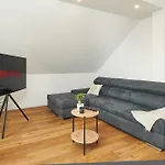 Homeme Netflix, Parkplatz, Kueche, Zentral
