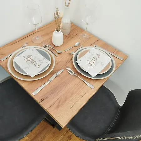 Homeme Netflix, Parkplatz, Kueche, Zentral 3*