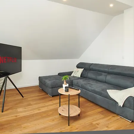 Homeme Netflix, Parkplatz, Kueche, Zentral