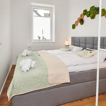 Homeme Netflix, Parkplatz, Kueche, Zentral 3*