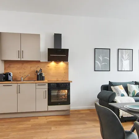 Homeme Netflix, Parkplatz, Kueche, Zentral