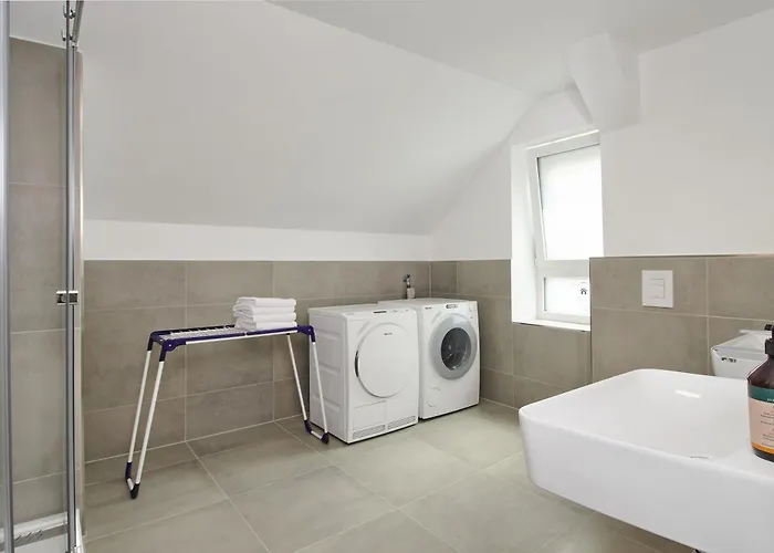 Homeme Netflix, Parkplatz, Kueche, Zentral