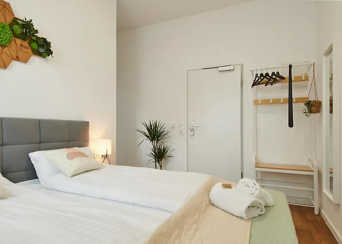 Homeme Netflix, Parkplatz, Kueche, Zentral