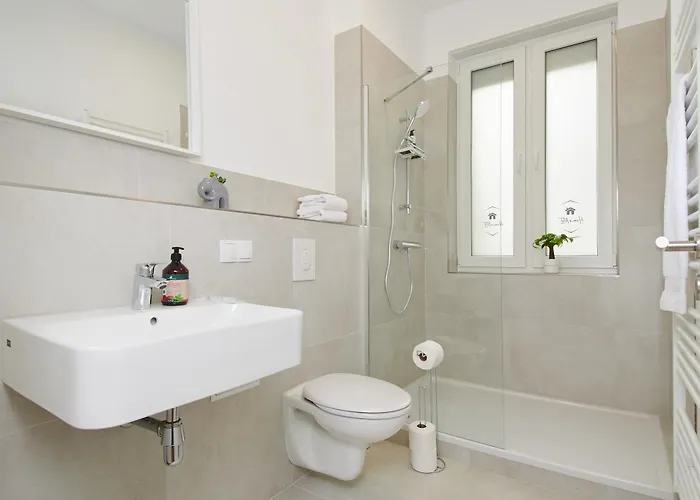 Homeme Netflix, Parkplatz, Kueche, Zentral